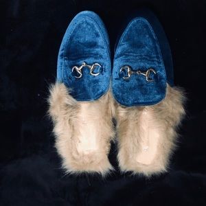 Blue velvet fur loafers